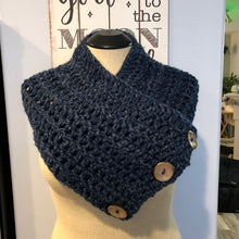 Load image into Gallery viewer, Crochet Cozy Cowl