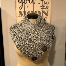 Load image into Gallery viewer, Crochet Cozy Cowl